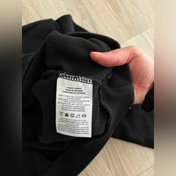 Nike Women’s Cropped Black Logo Tee with Floral Design - Size Medium - Picture 5 of 7